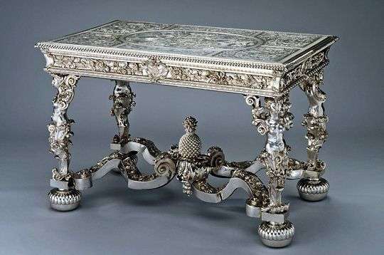 Het extravagante zilveren meubilair van Versailles